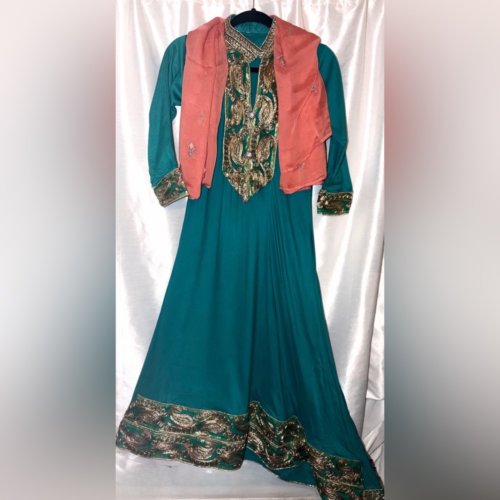 Bangladeshi teal dress w/ rhinestones and gold detail dress & orna-from🇧🇩